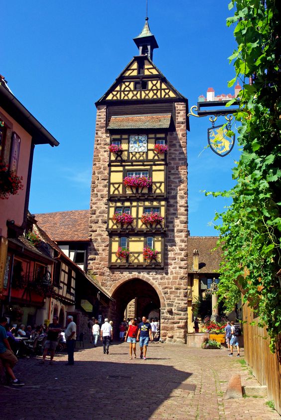 Alsace Wine Route - Village of Riquewihr © French Moments