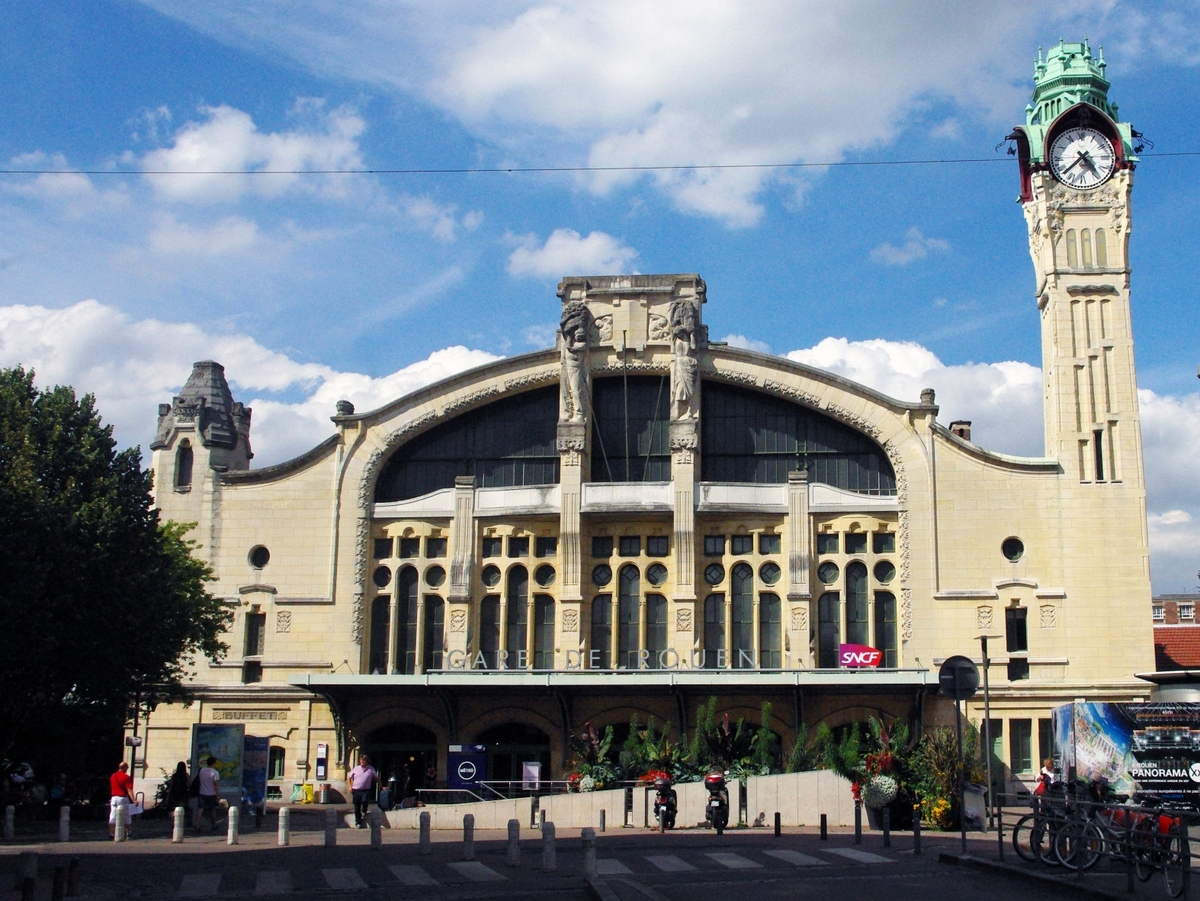 Rouen Railway Station © French Moments