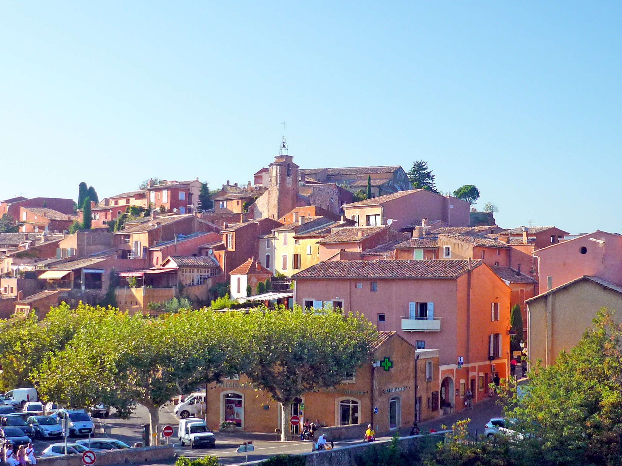 The village of Roussillon © French Moments