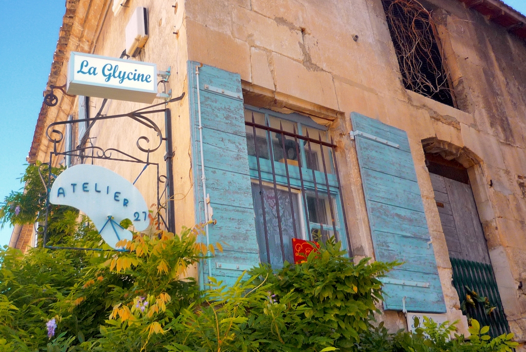 Old town of Saint-Rémy-de-Provence © French Moments