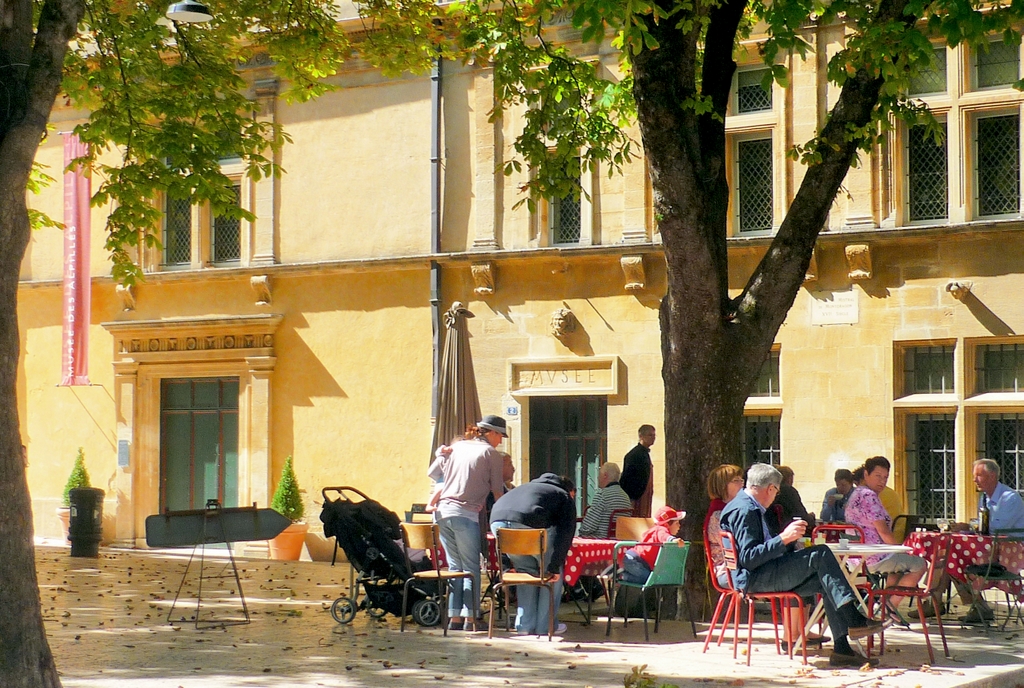 Place Favier, Saint Remy © French Moments