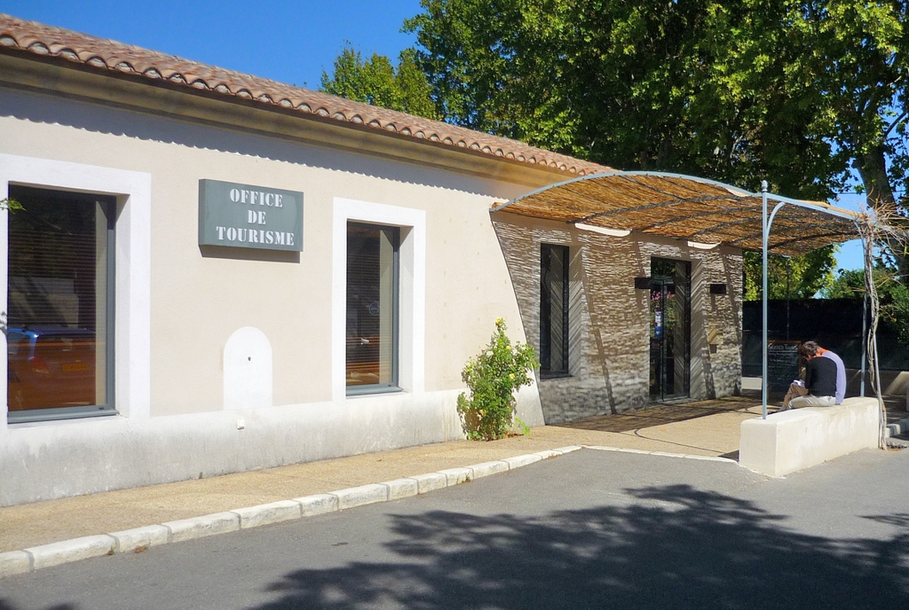 Tourist Office, Saint-Rémy-de-Provence © French Moments