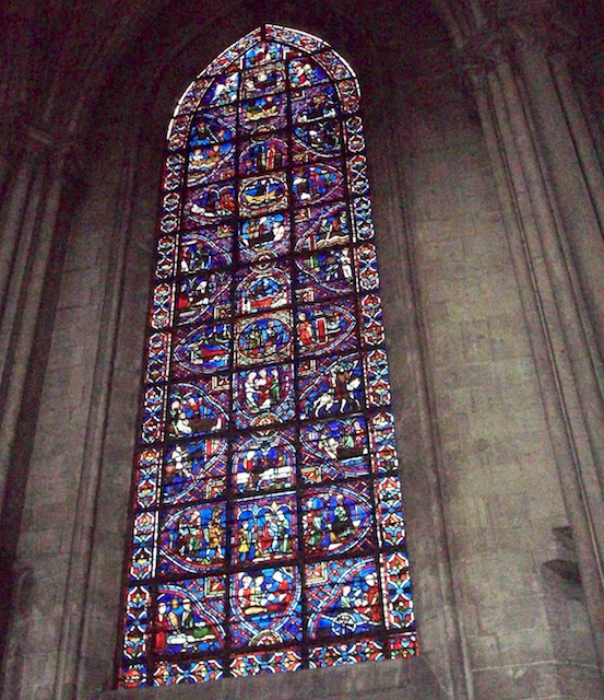 Stained-glass windows of Saint Julian the Hospitaller in the northern ambulatory, Rouen Cathedral © Giogo - Creative Commons (CC BY-SA 3