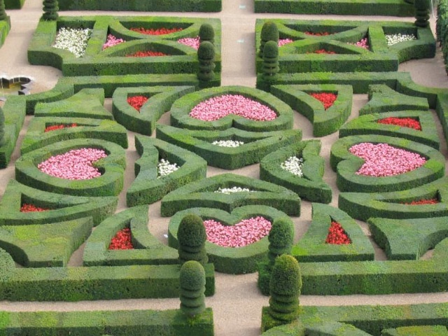 The Pleasure garden: Tender Love, Villandry by Claudev8 - wikipedia commons