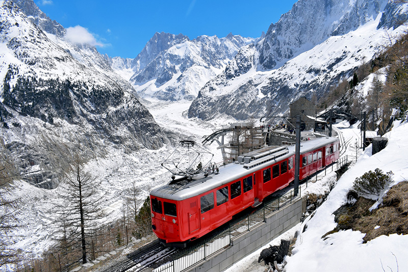 The Montenvers train arrives at the Mer de Glace © French Moments