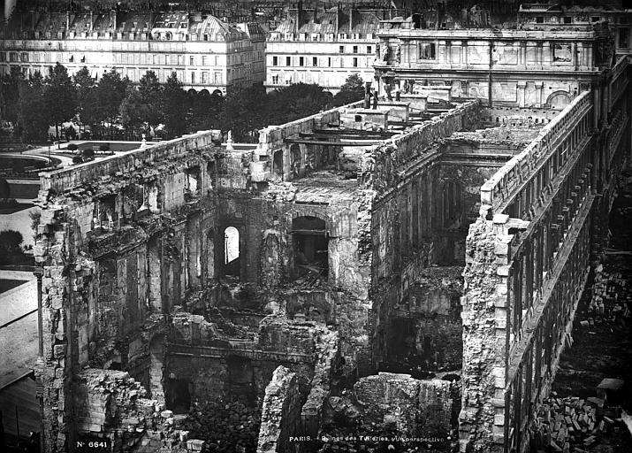 The Palais des Tuileries in ruins