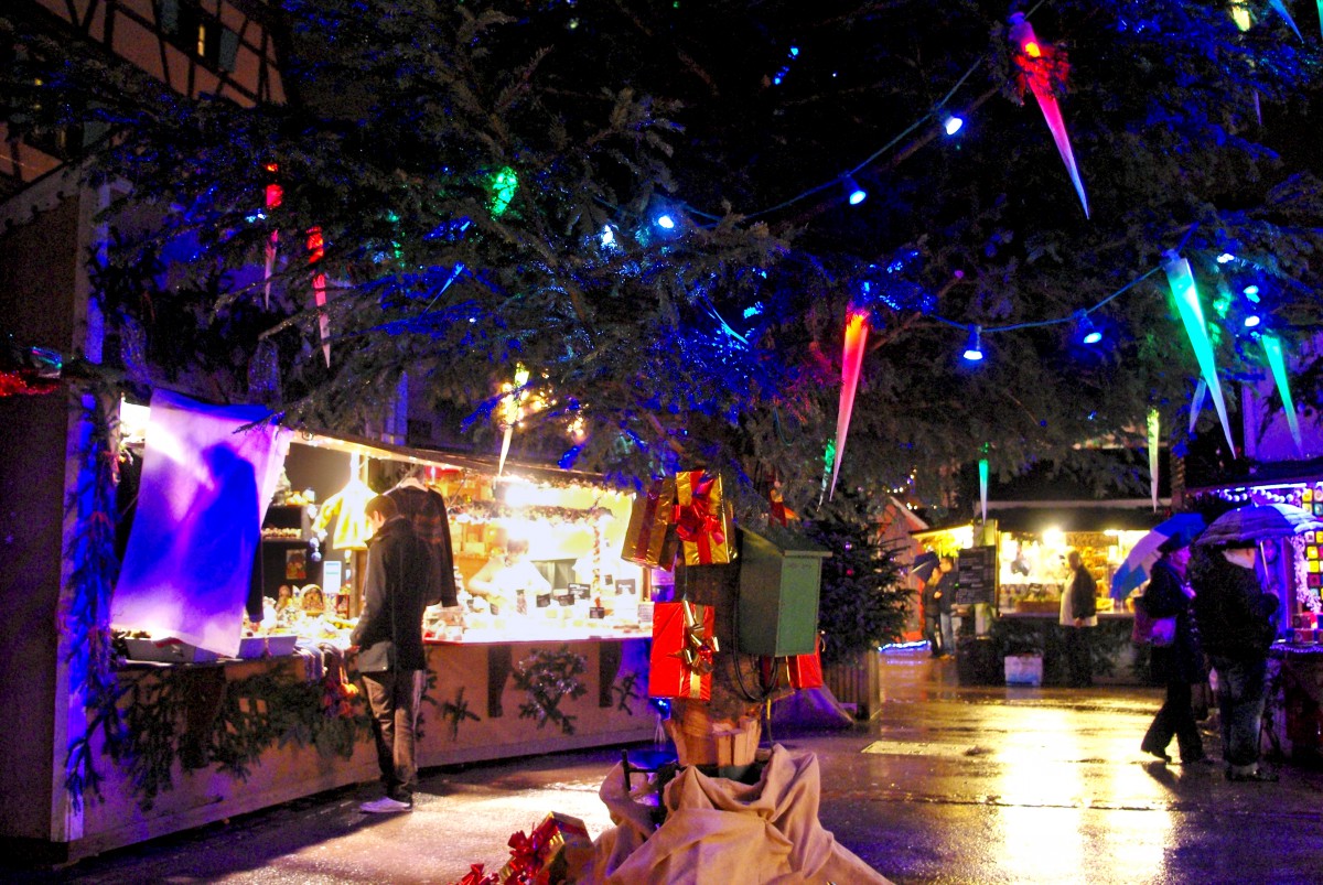 Christmas market on place des Six Montagnes Noires, Colmar © French Moments