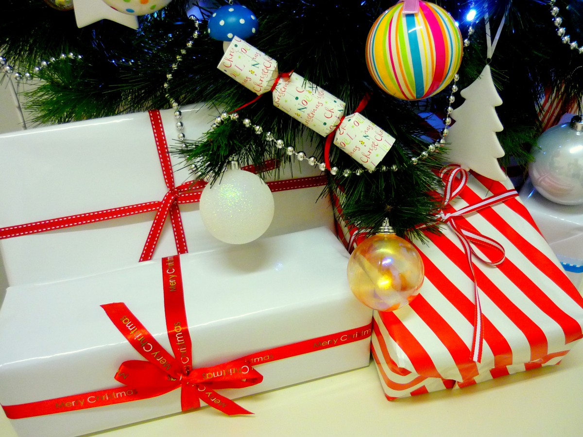 Christmas presents under the tree © French Moments