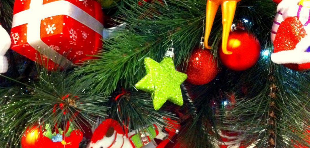 What are the Christmas Tree Decorations in France? - French Moments