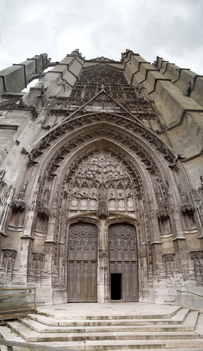 North Transept of Beauvais Cathedral © Txllxt TxllxT - licence [CC BY-SA 4.0] from Wikimedia Commons