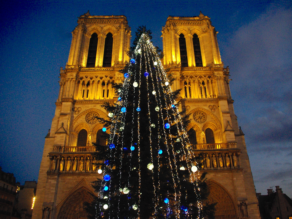 Notre-Dame at Christmas © French Moments