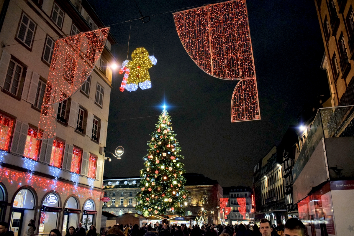 Entrance to place Kléber in Strasbourg © French Moments