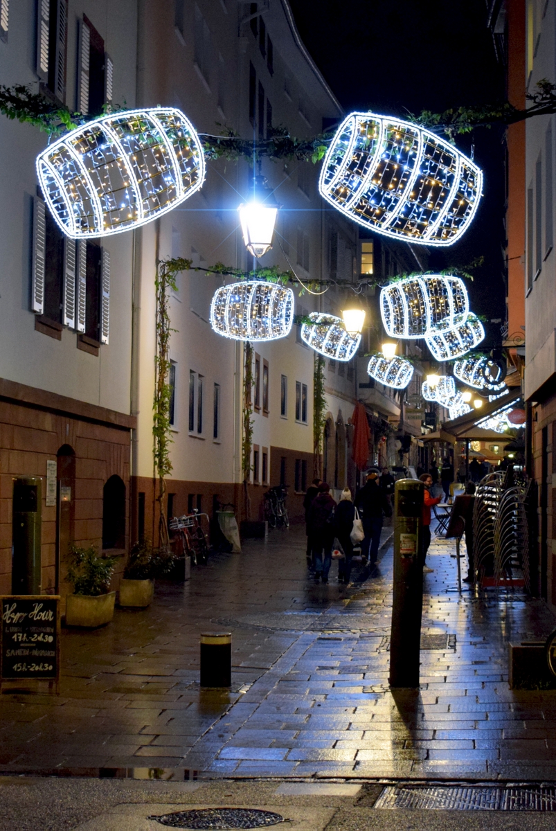 The Christmas barrels of rue des Tonneliers, Strasbourg © French Moments