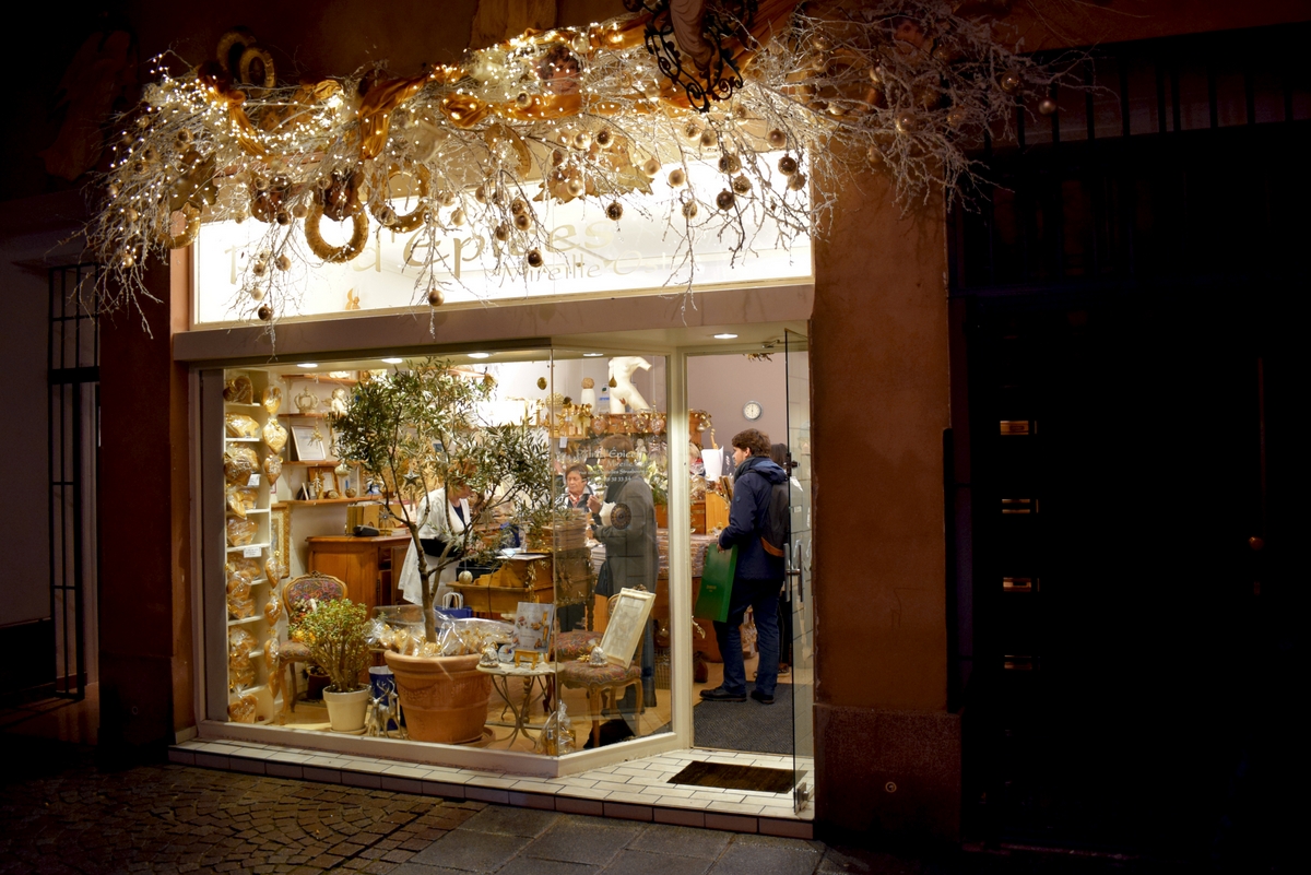 Gingerbread store Mireille Oster, rue des dentelles © French Moments