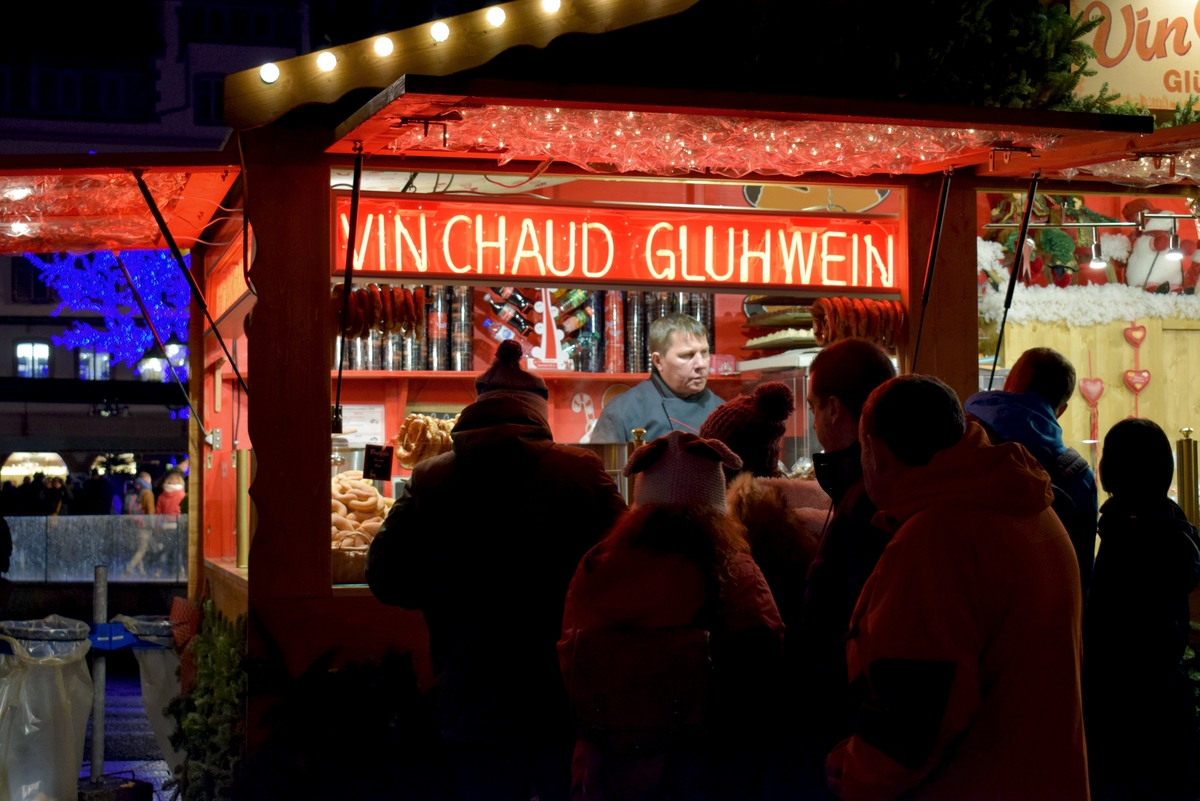 Mulled wine (or Gluhwein) in Place Gutenberg © French Moments