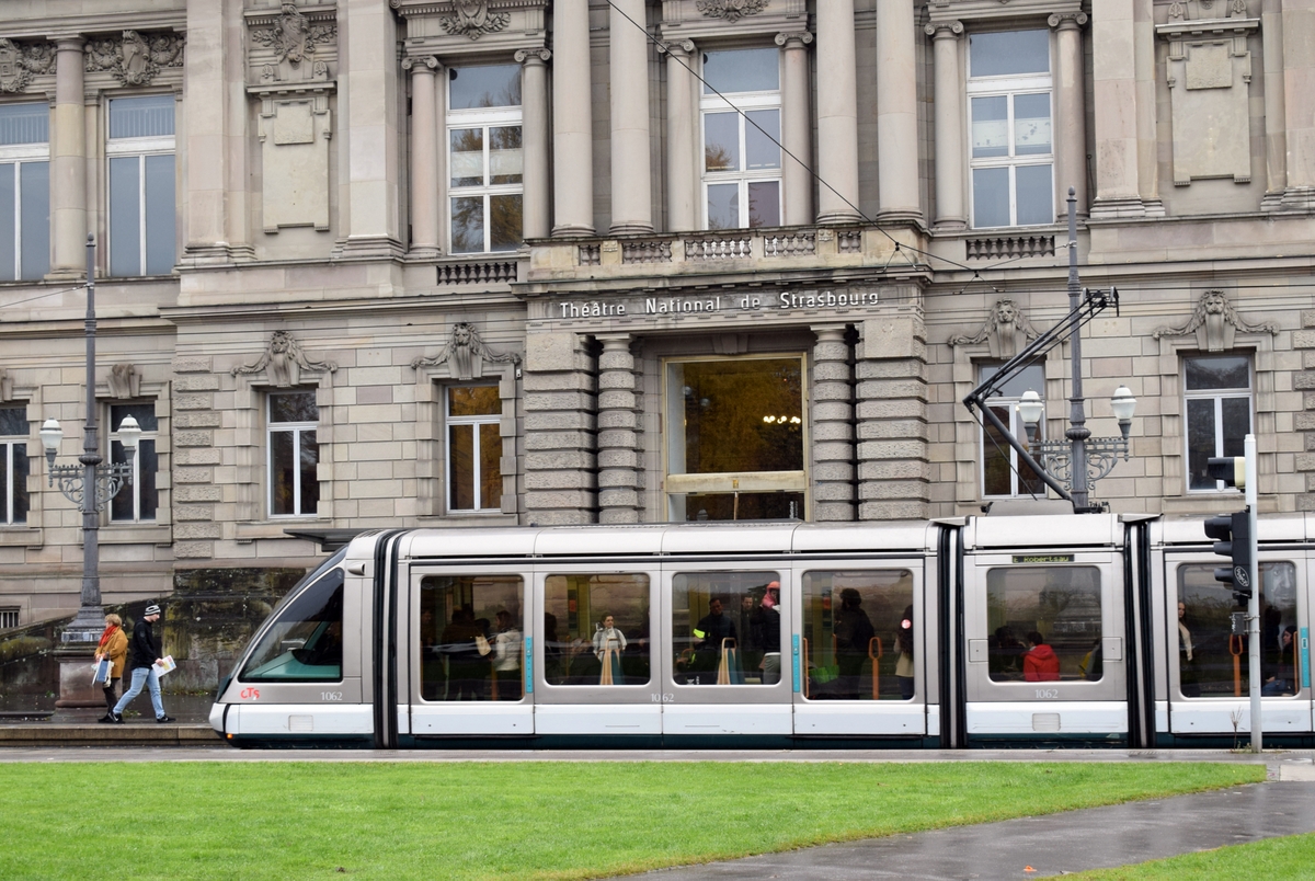 Strasbourg's tram at Place de la République © French Moments