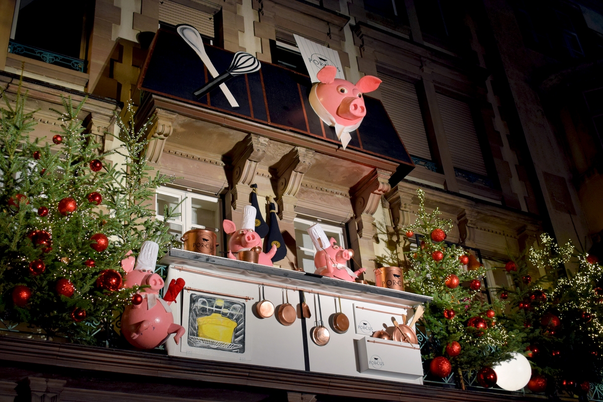 The Christmas decoration of Porcus Butchery © French Moments