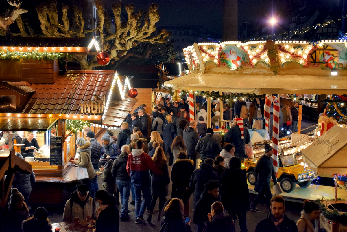 The Christkindelsmärik on place Broglie, Strasbourg © French Moments
