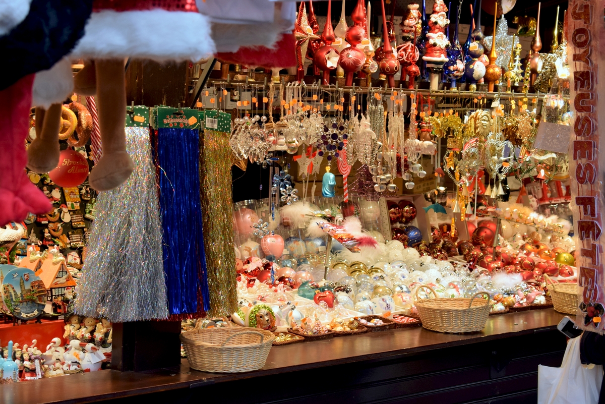 Strasbourg Christmas market: place Broglie © French Moments