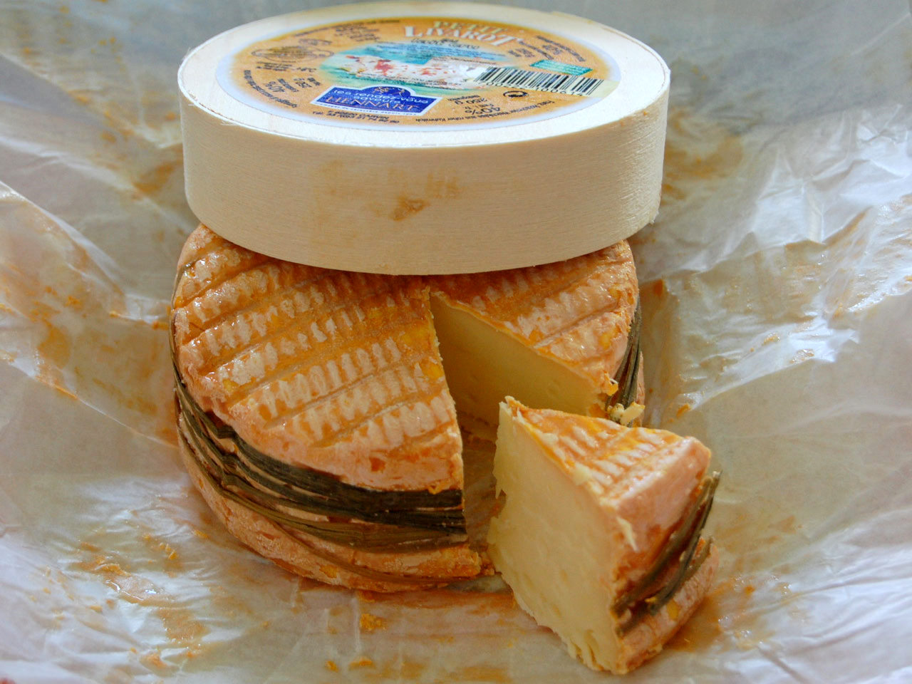 Livarot Cheese 02