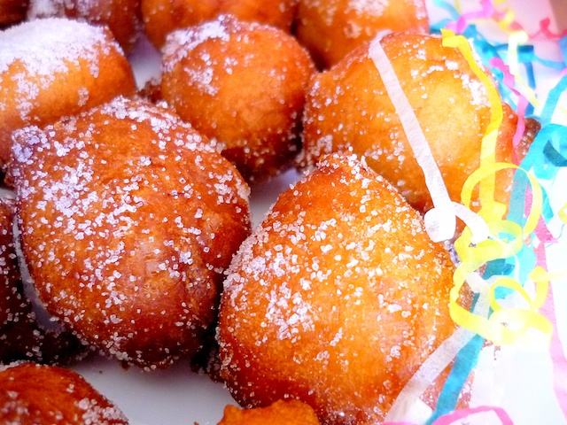 French Beignets de Carnaval © French Moments