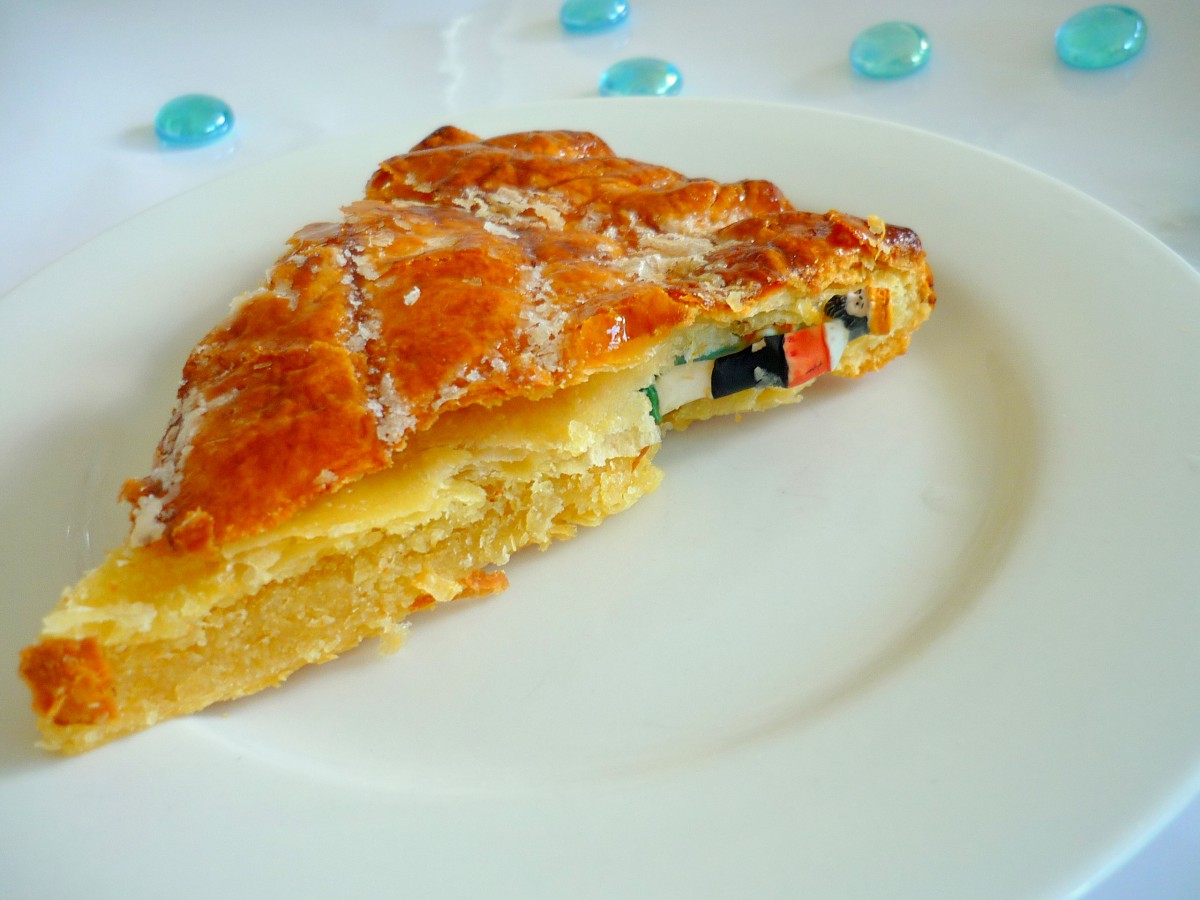 A slice of galette © French Moments