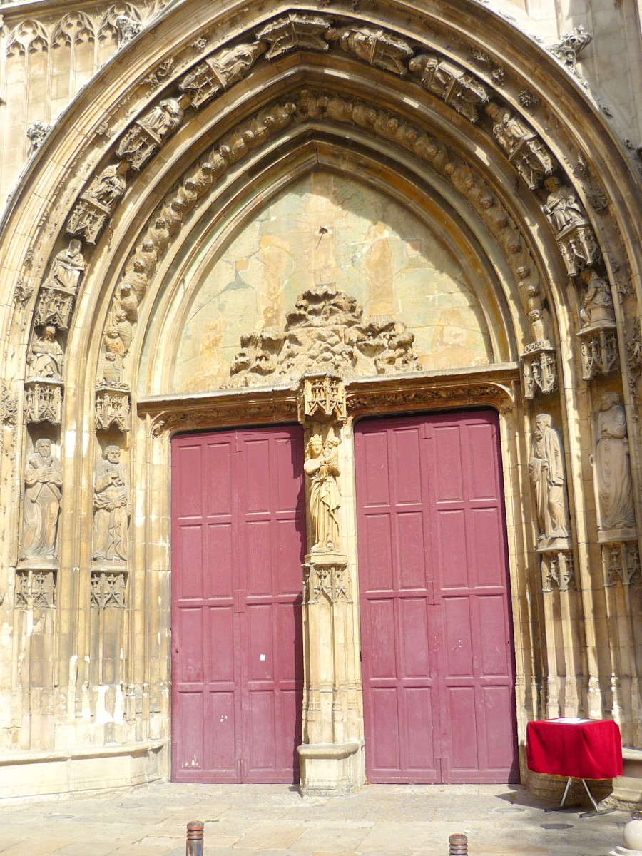 Main portal, St. Sauveur Cathedral, Aix-en-Provence © French Moments