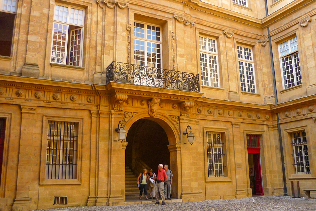 The Town-Hall of Aix-en-Provence © French Moments