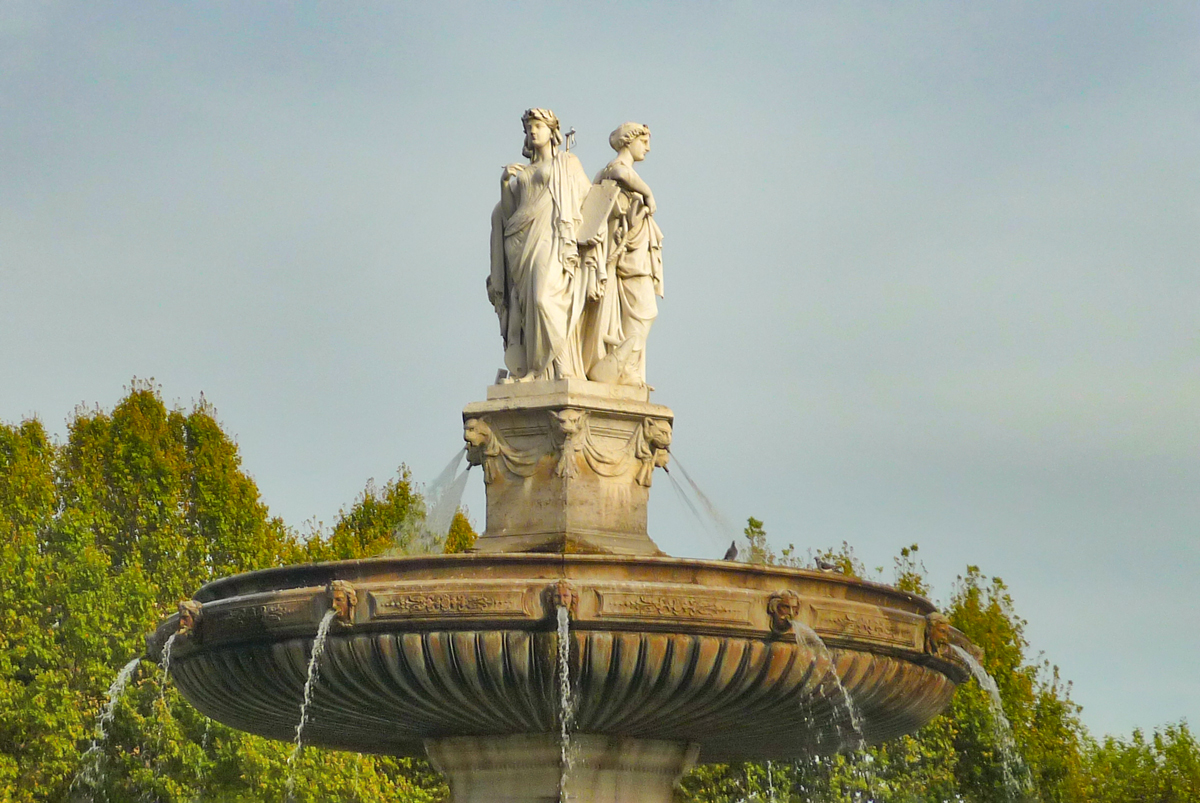 Fontaine de la Rotonde, Aix-en-Provence © French Moments
