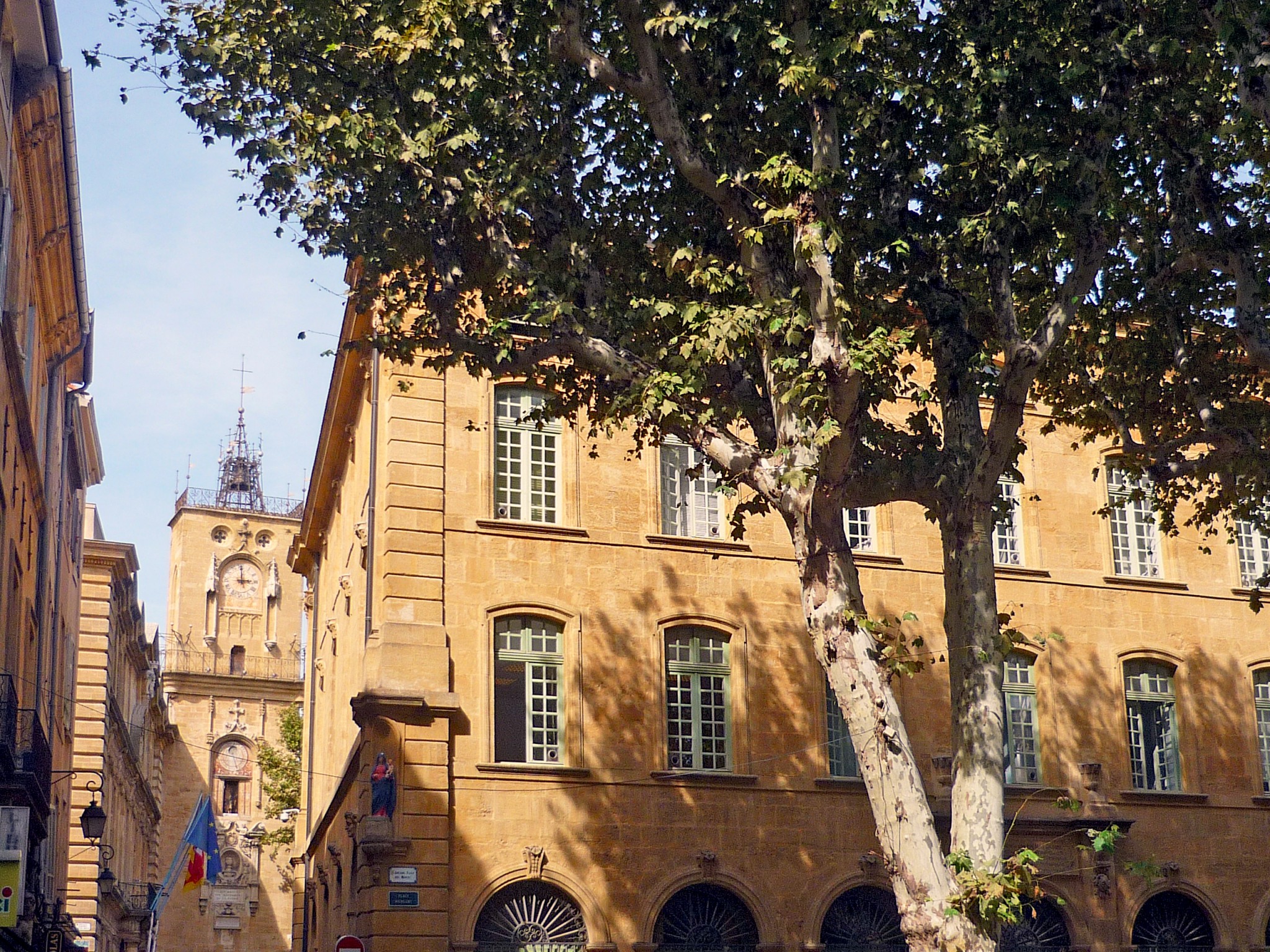 Aix-en-Provence old town © French Moments
