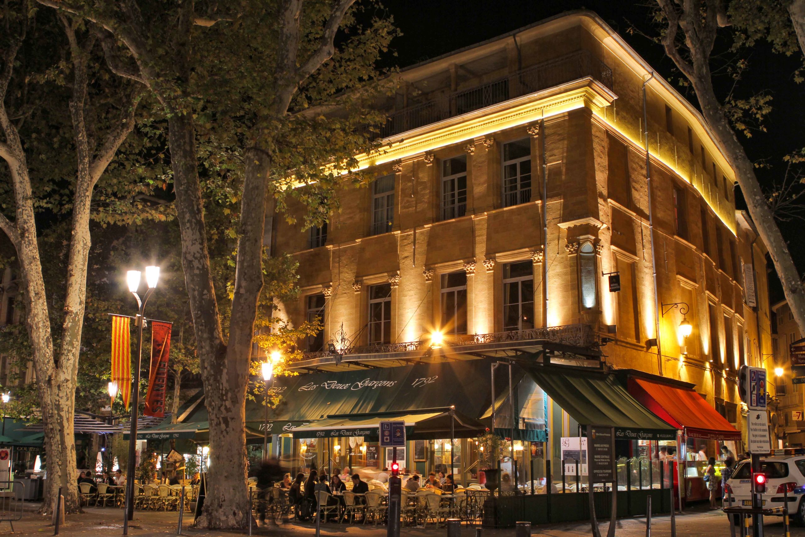 Café des Deux Garçons Aix-en-Provence © Georges Seguin - licence [CC BY-SA 3.0] from Wikimedia Commons
