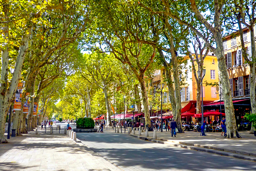 Walking Tours in Provence - Aix-en-Provence, Cours Mirabeau © French Moments