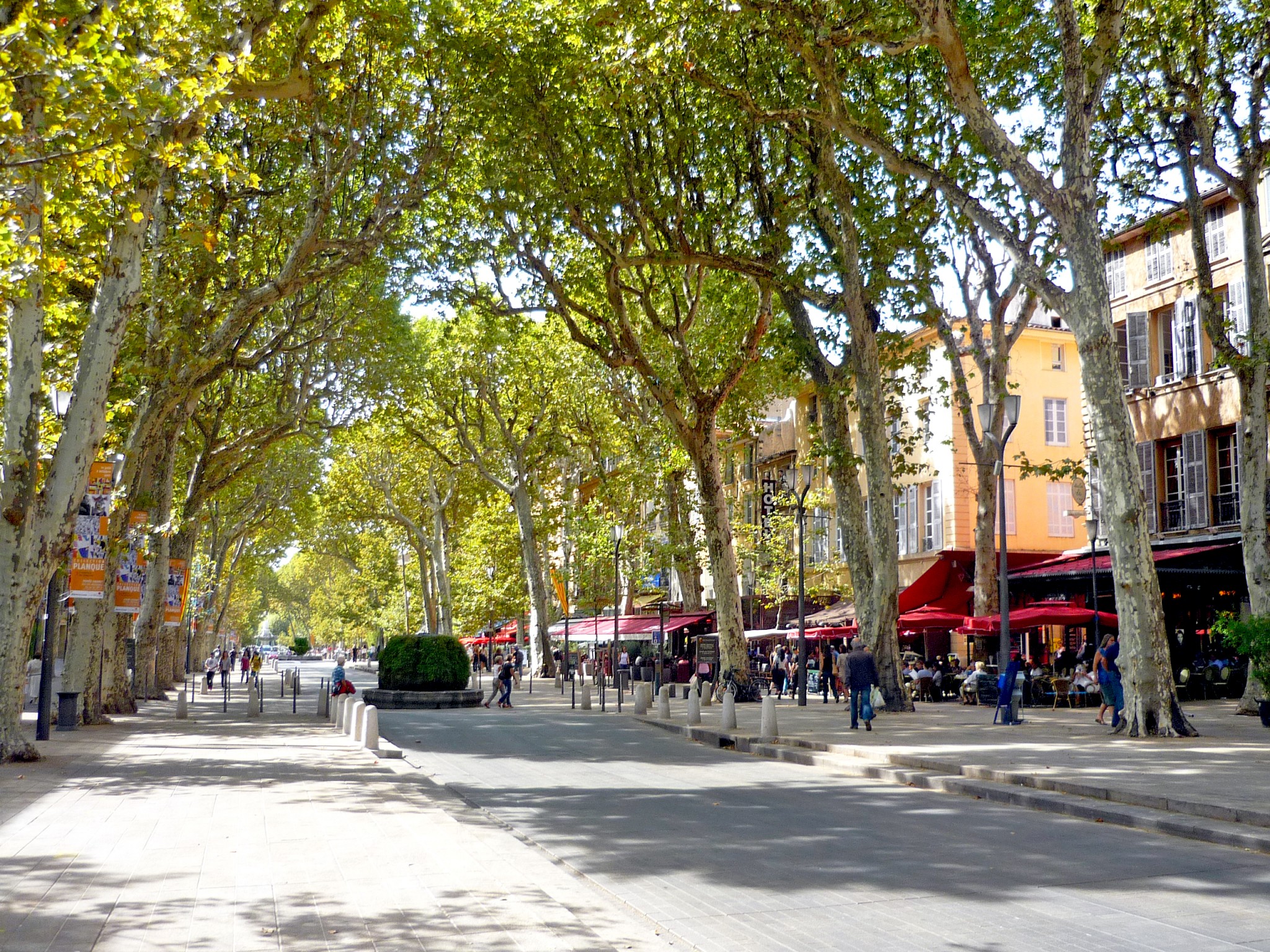 Cours Mirabeau Aix-en-Provence © French Moments