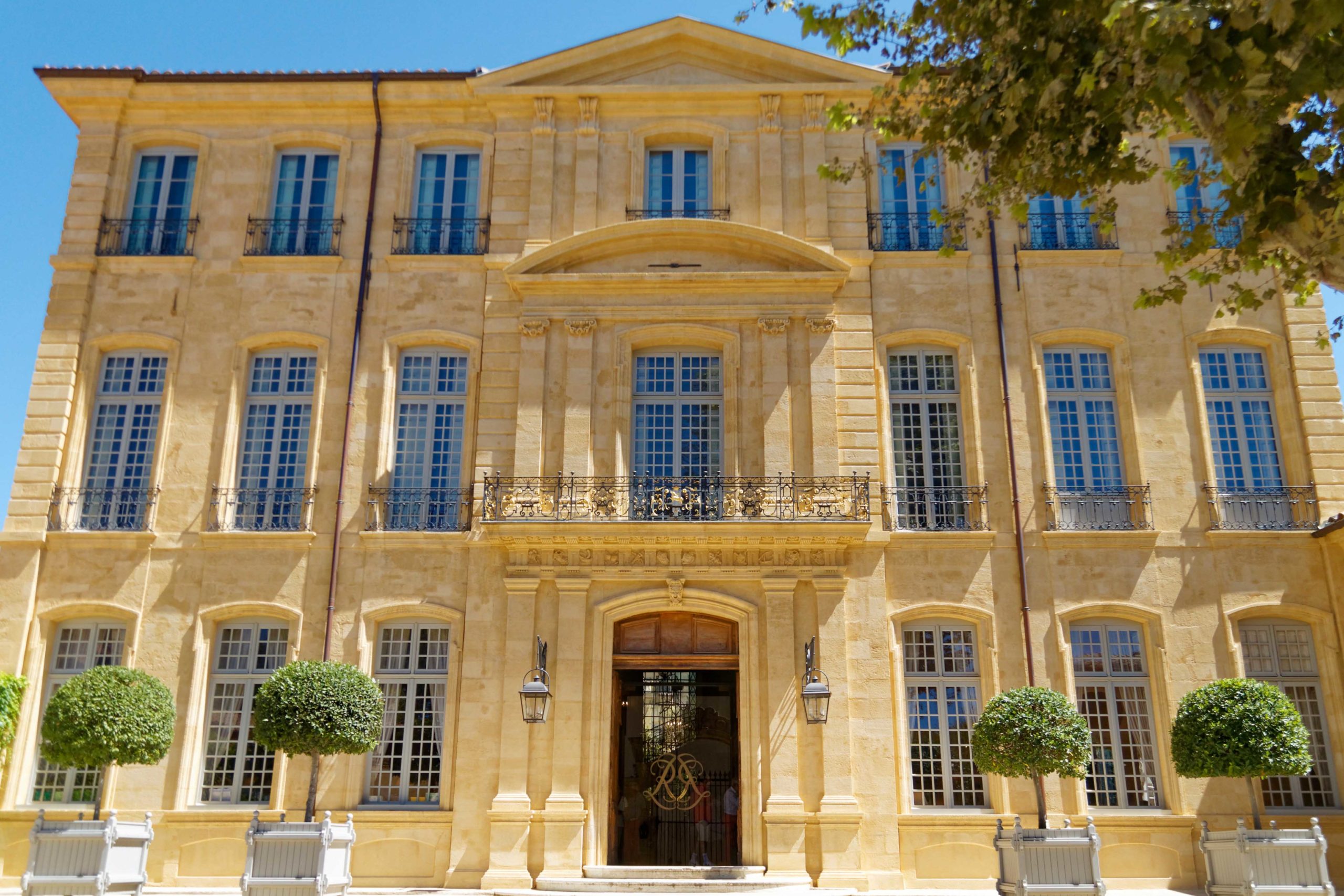 Aix-en-Provence old town - Hôtel de Caumont © Bjs - licence [CC BY-SA 4.0] from Wikimedia Commons