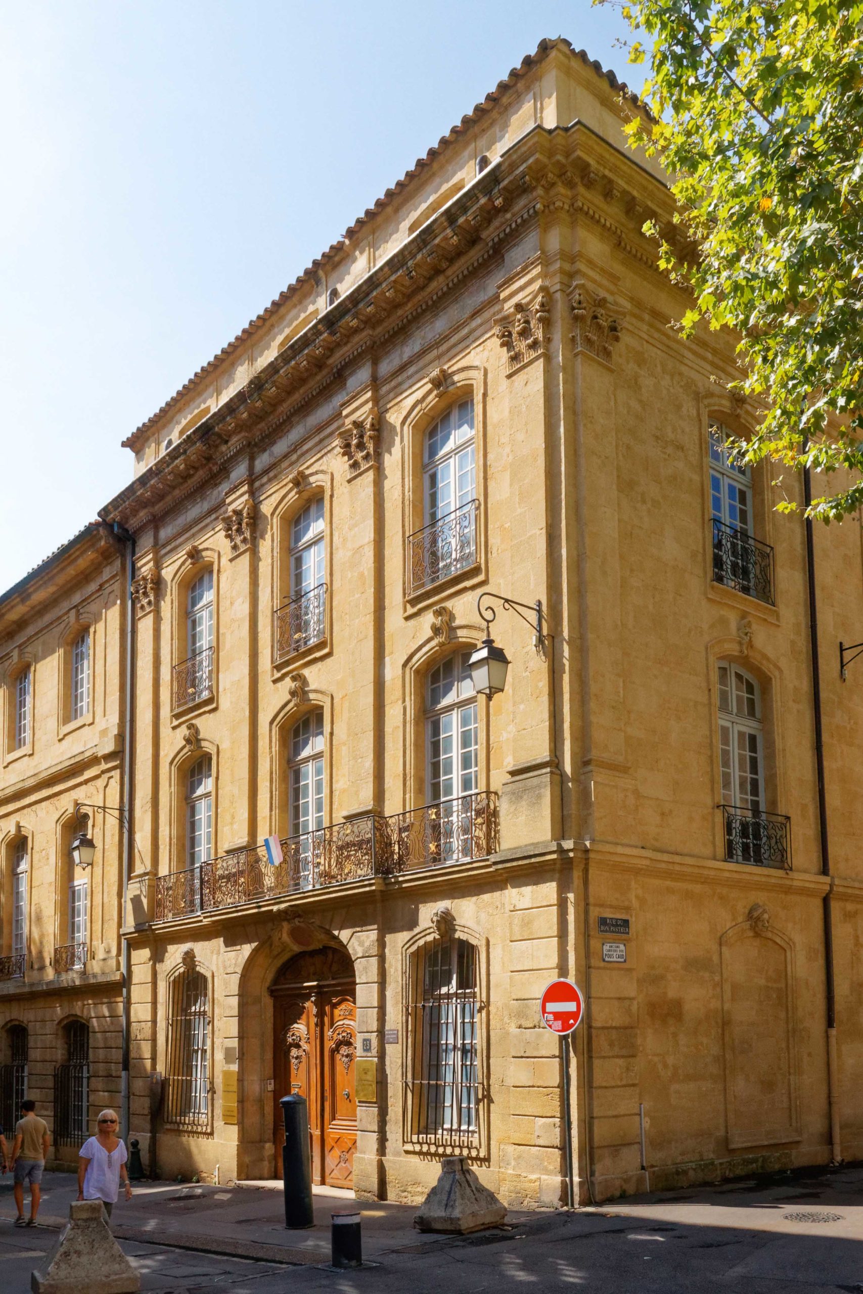 Aix-en-Provence old town - Hôtel Maynier d'Oppède © Bjs - licence [CC BY-SA 4.0] from Wikimedia Commons