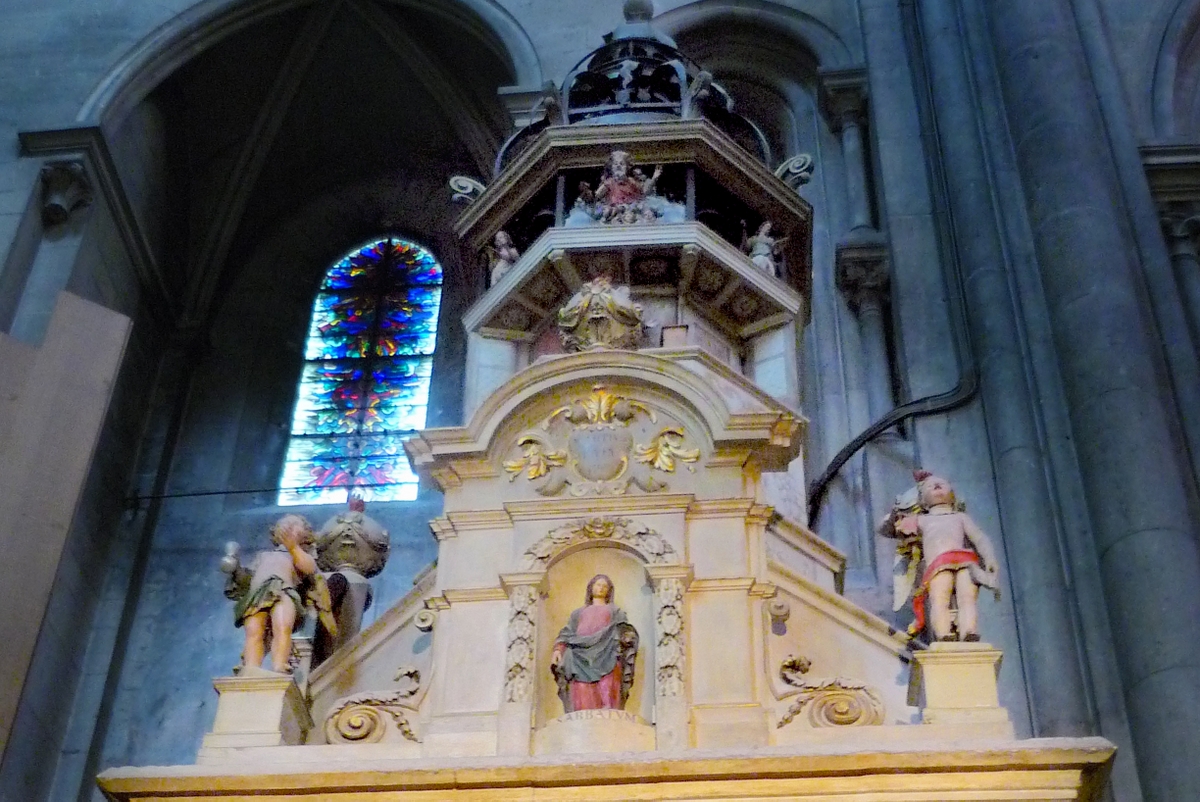 Astronomical Clock of cathedral St Jean © French Moments