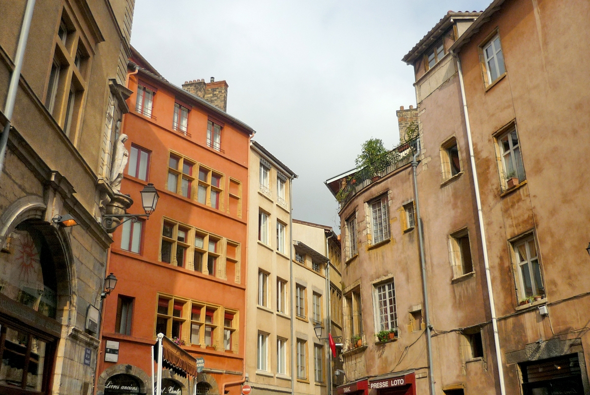 Rue Saint-Georges © French Moments