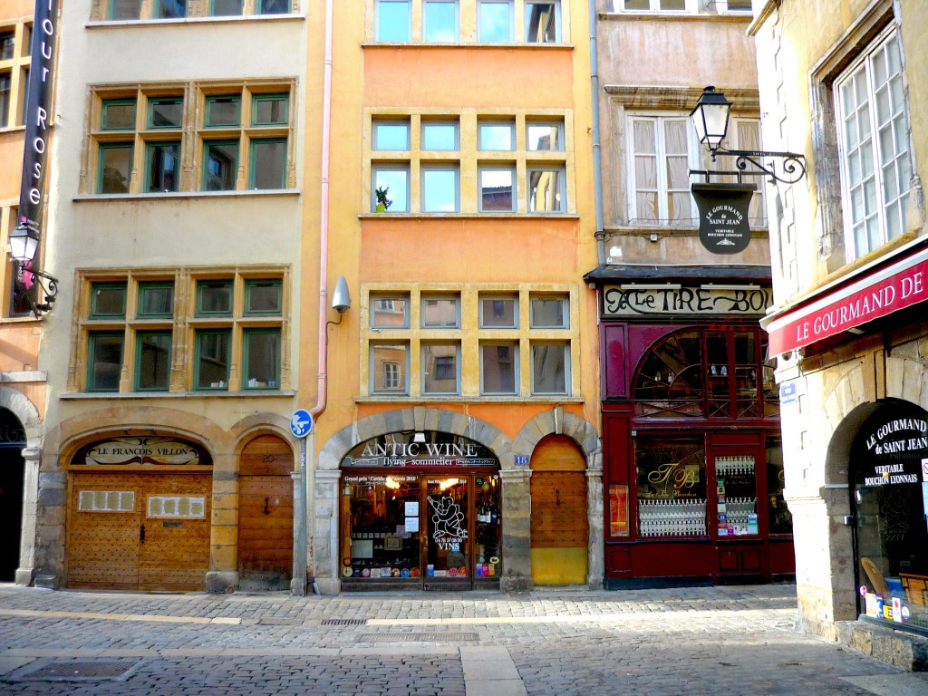 lyon-old-town-french-moments