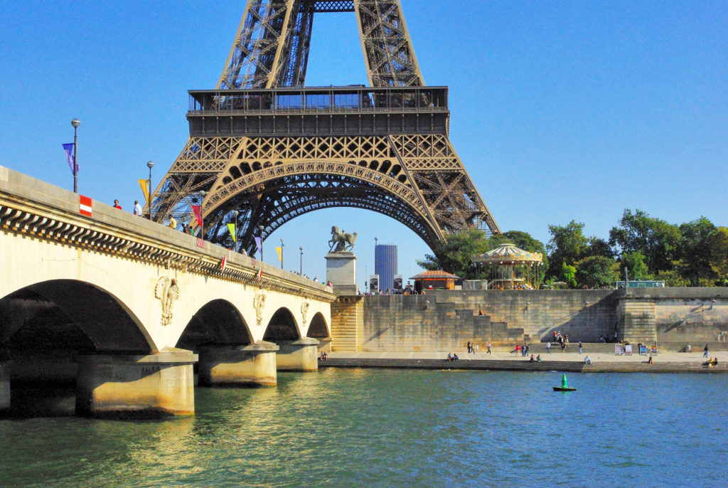 Pont d'Iéna, Paris © French Moments