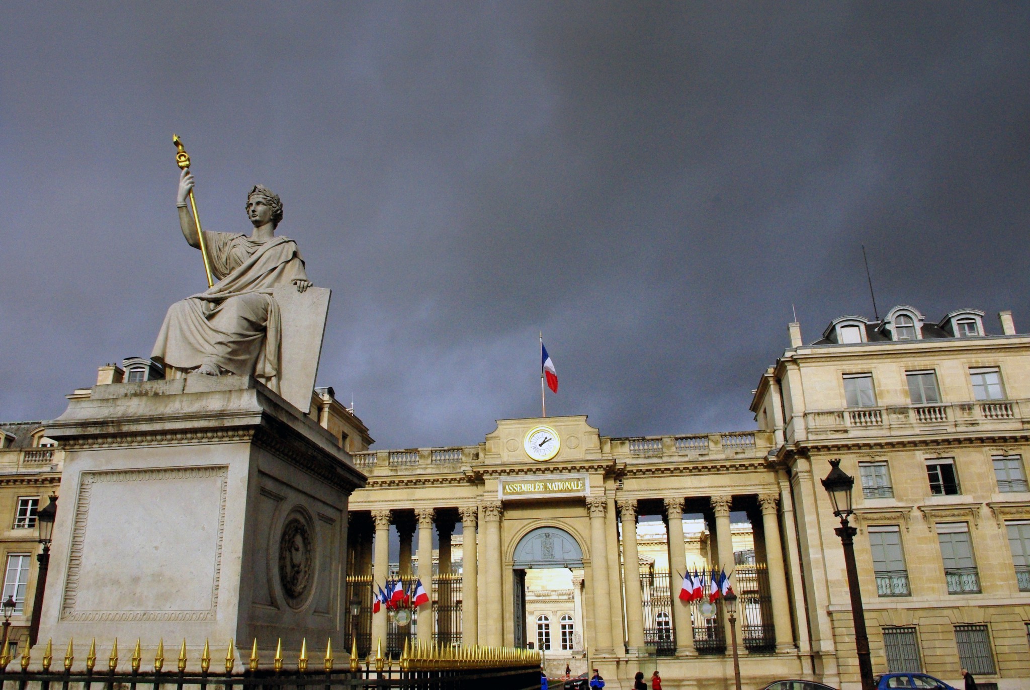 Palais Bourbon © French Moments