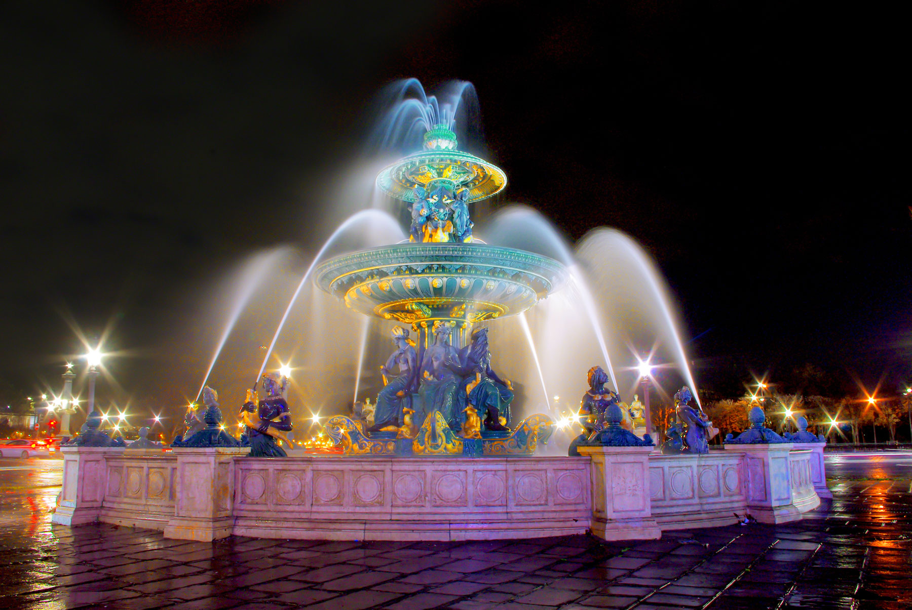 Place de la Concorde by night © French Moments