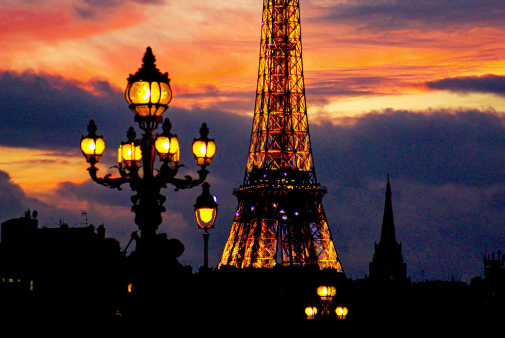 The Eiffel Tower in the 7th arrondissement © French Moments
