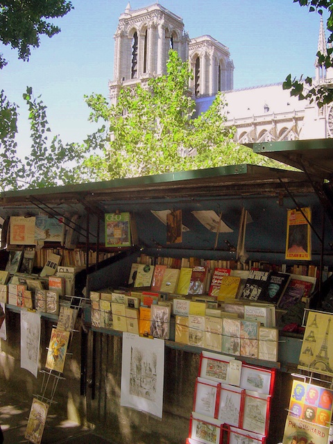 The Bouquinistes of Paris © French Moments