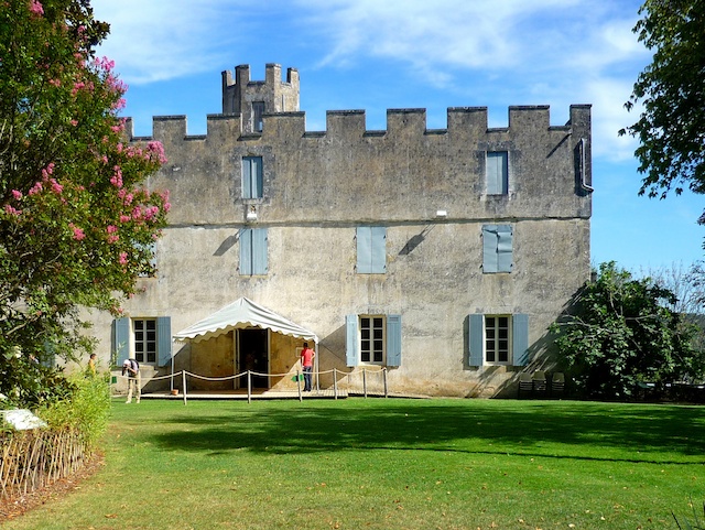 Castle Grounds, Limeuil, Périgord © French Moments