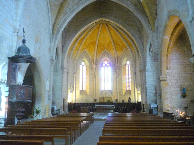 Nave of St. Dominique Church, Bastide of Monpazier © French Moments