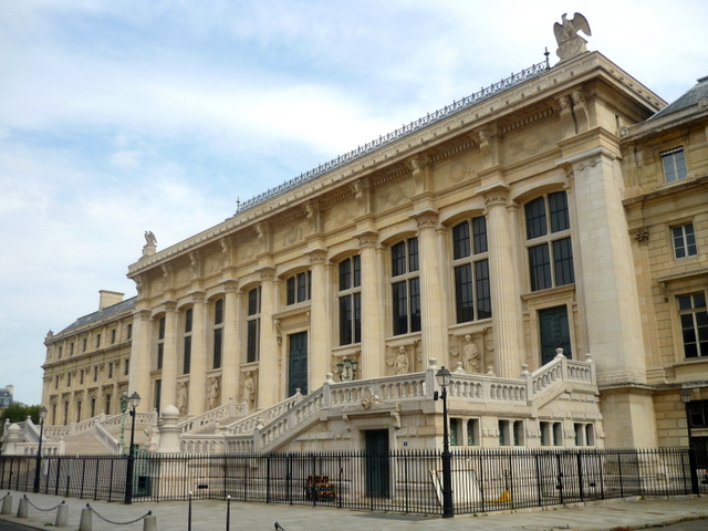 Western Façade of the Palace of Justice, Paris © French Moments