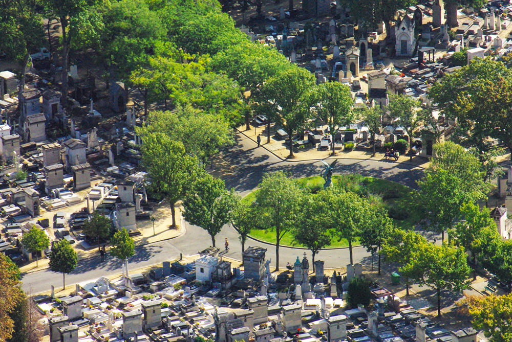 Montparnasse Cemetery © French Moments