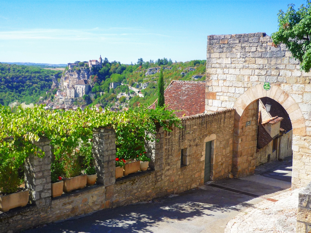 The view of Rocamadour from Porte de l’Hôpital, L'Hospitalet © French Moments