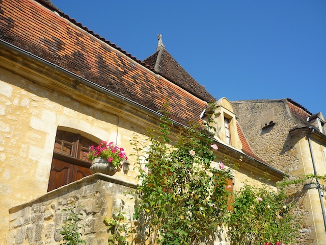 In the old town of Saint-Cyprien © French Moments