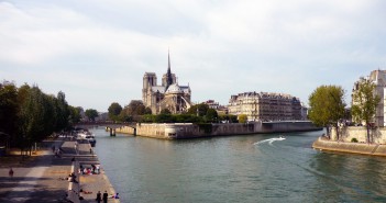 Sous le Ciel de Paris: the story of the song Quais de la Seine Paris © French Moments